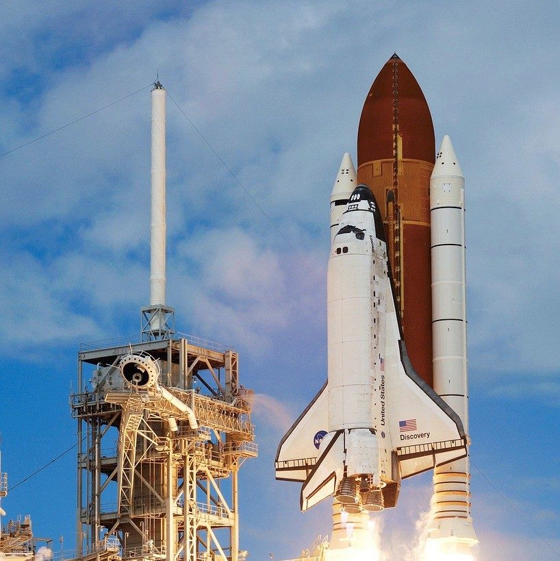打ち上げられるスペースシャトル・ディスカバリー