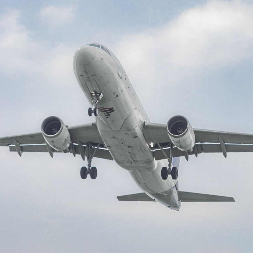 飛行中の旅客機